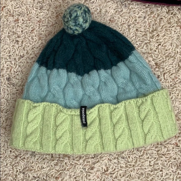 2 Patagonia winter hats - Picture 2 of 7